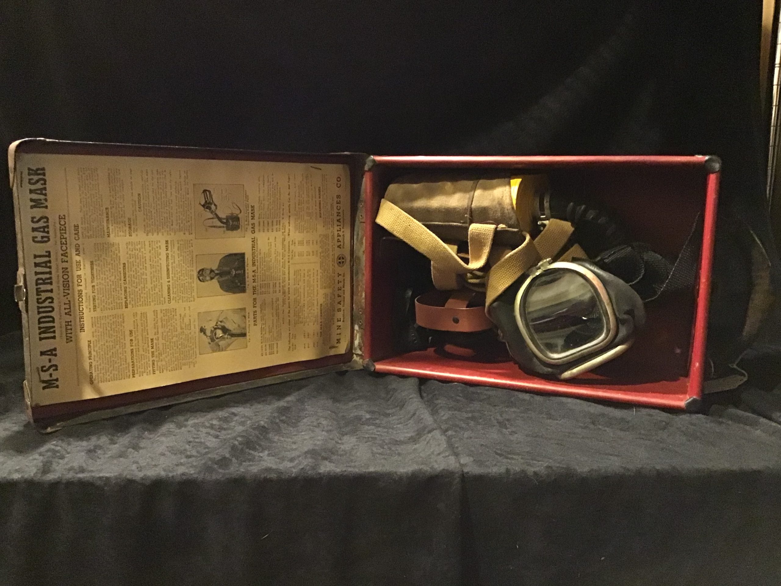 OL-183 MSA Industrial Gas Mask with Case B-819 13"x9"