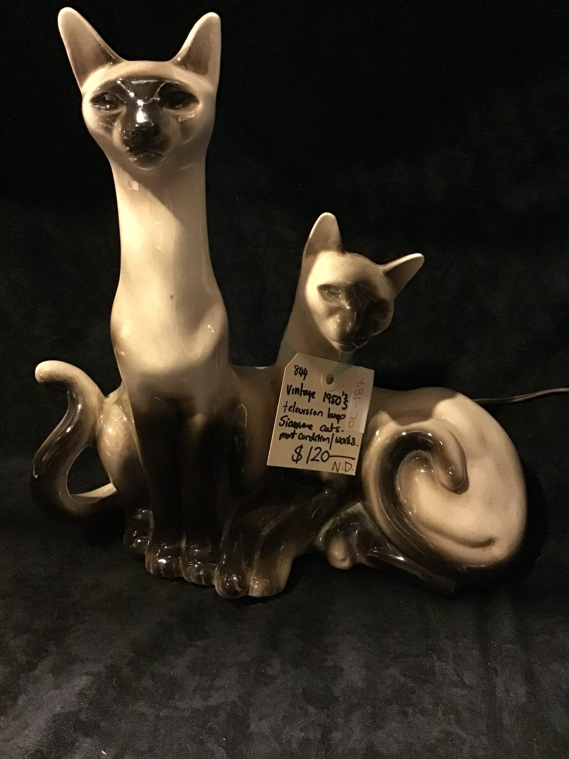 OL-187 Vintage Circa 1950 Siamese Cat Lamp B-844 12" Tall - Image 2